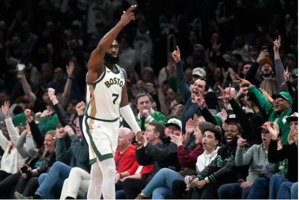 Jaylen Brown raves about Celtics trade addition after home debut